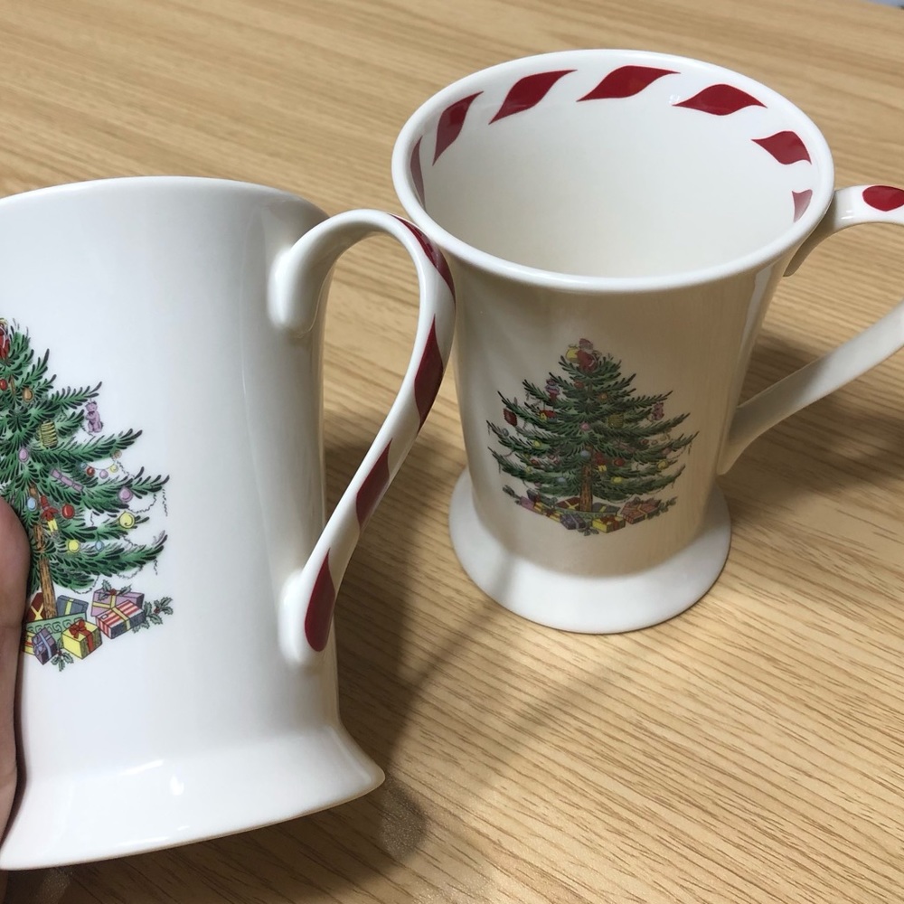 Spode Christmas Tree Mugs Set 13cmX9cm. - Picture 4 of 11